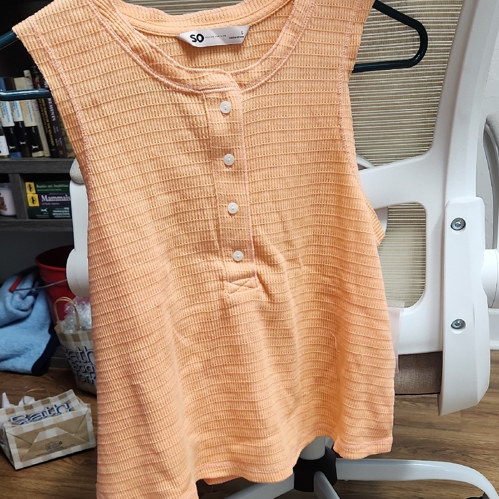 SO Peach Sleeveless Knit Top